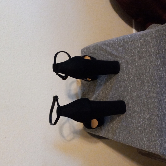 Shoes - Picture 2 of 4